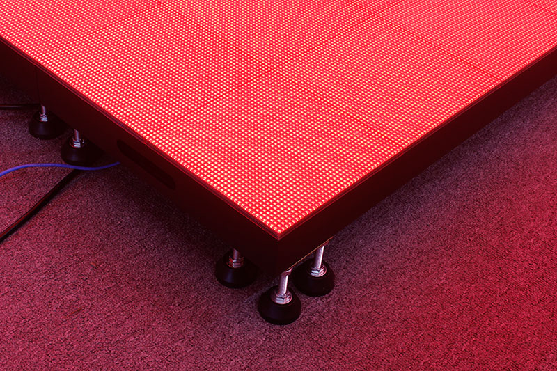 How-to-choose-the-right-LED-floor-factory